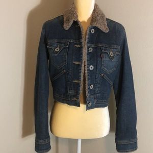 Levi’s cropped Sherpa lined denim jacket